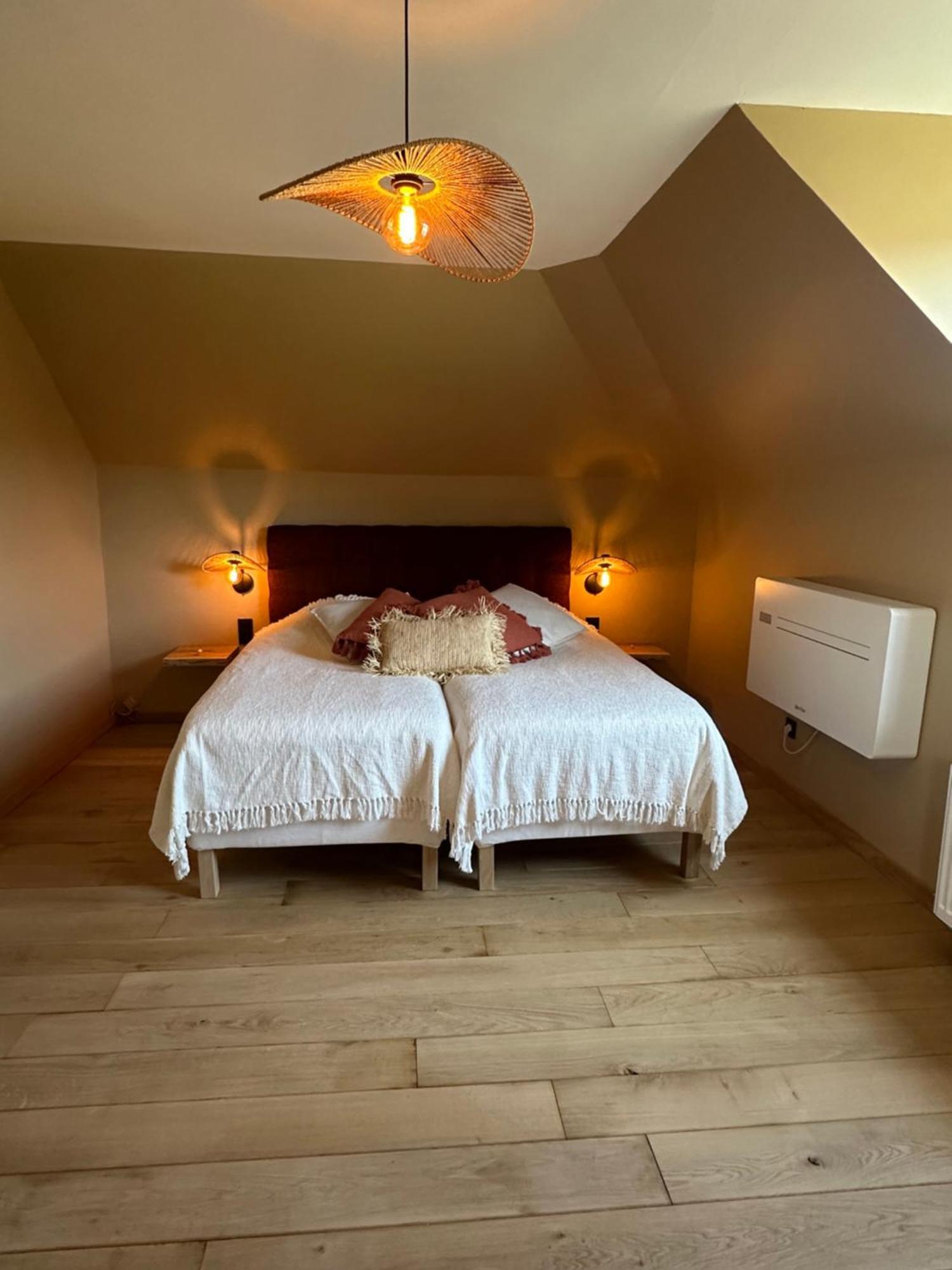 Hostellerie De La Chapelle 말메디 외부 사진