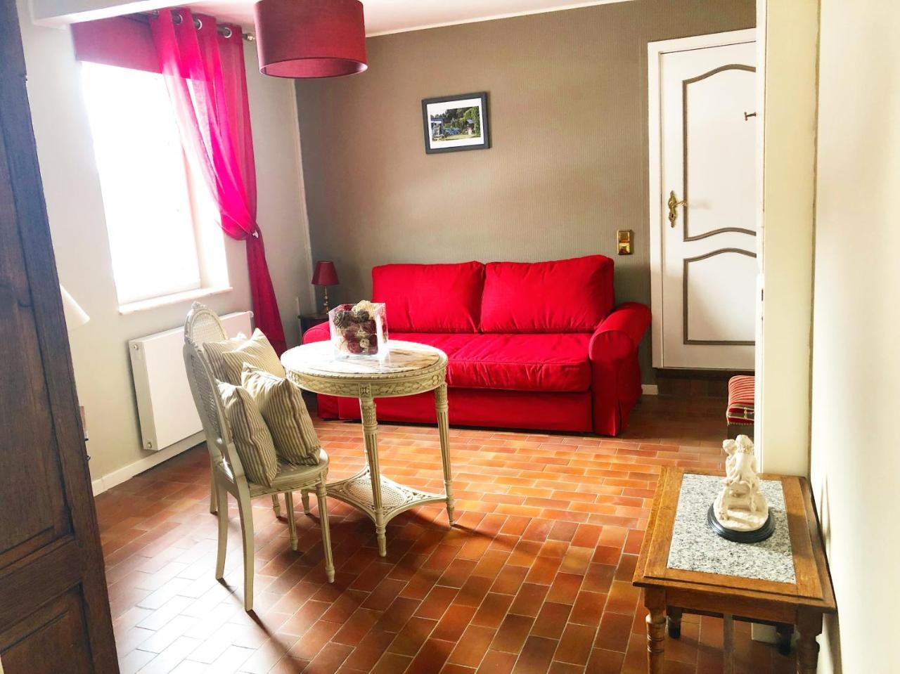 Hostellerie De La Chapelle 말메디 외부 사진