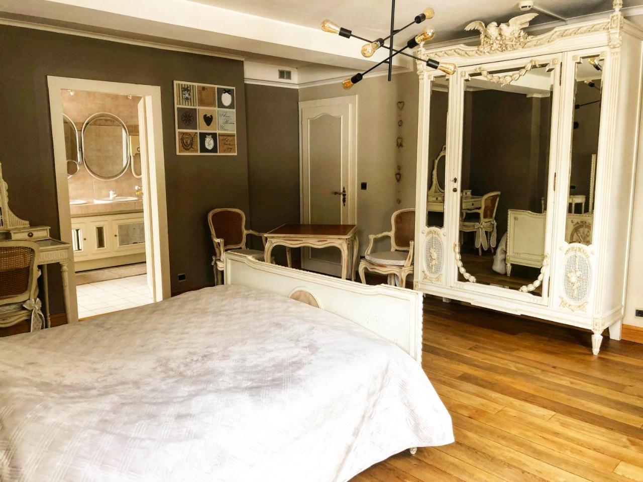 Hostellerie De La Chapelle 말메디 외부 사진
